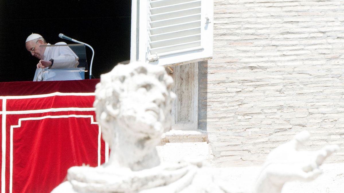 Vatikán odhaluje karty před sledovaným procesem. Vlastní tisíce nemovitostí